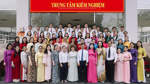 Trung tâm Kiểm nghiệm thành phố Cần Thơ: Họp mặt kỷ niệm nhân Ngày Quốc tế Phụ nữ 8/3 và Hưởng ứng “Tuần lễ Áo dài”